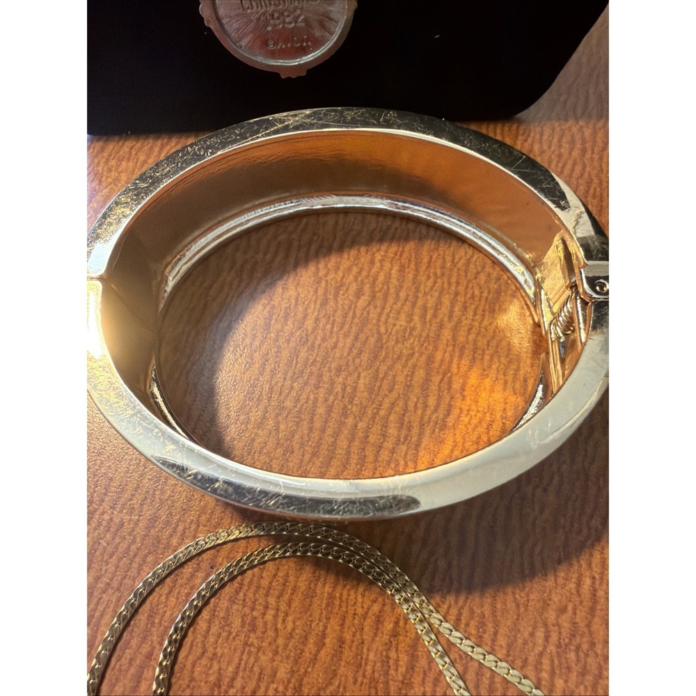 Vintage Avon Jewelry Lot: 4 Necklaces, Ring, Bracelets - Picture 8 of 14